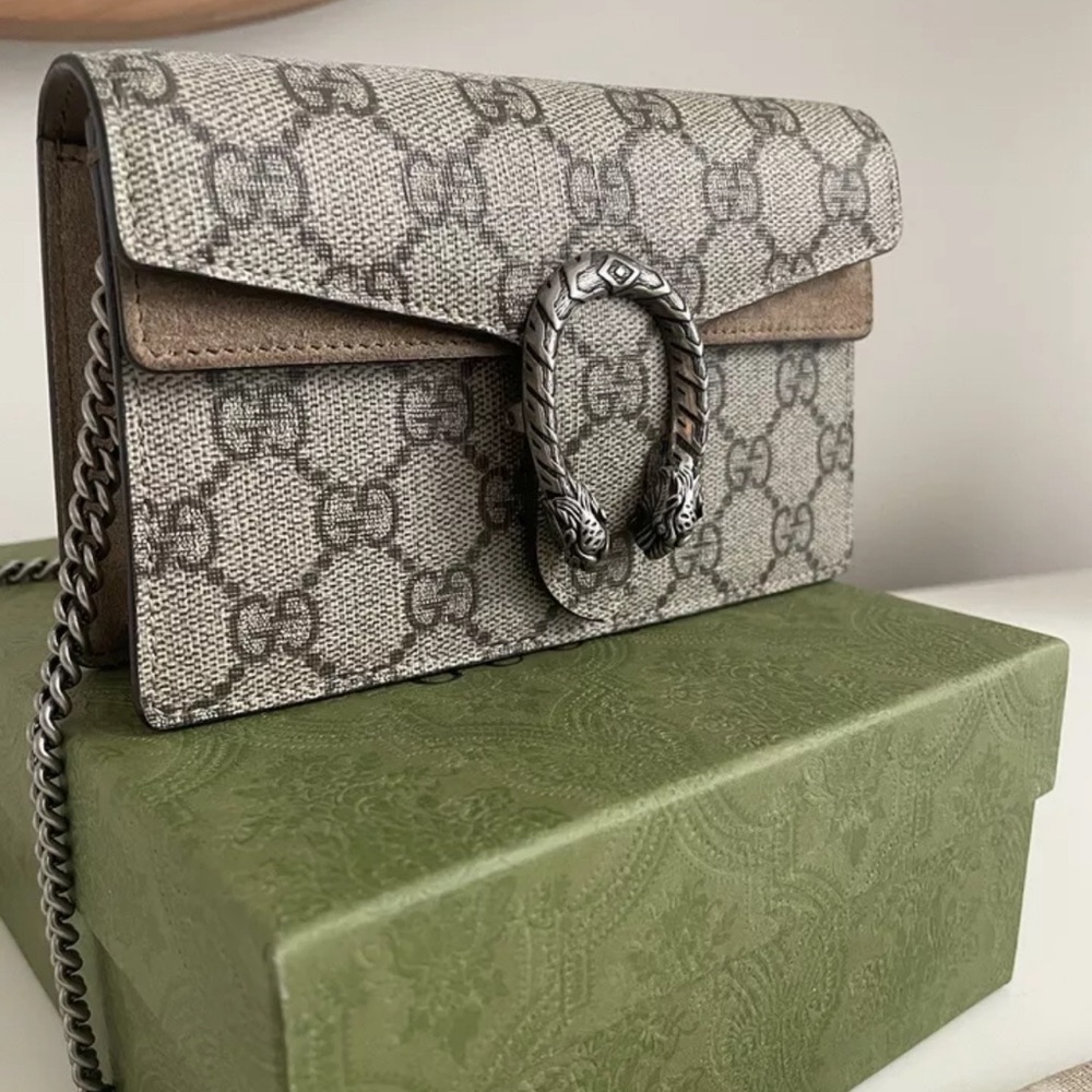 Gucci Dionysus GG Shoulder Bag Mini
Brown Suede